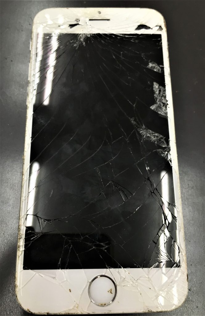 画面割れ iPhone7 before スマホスピタル鹿児島店