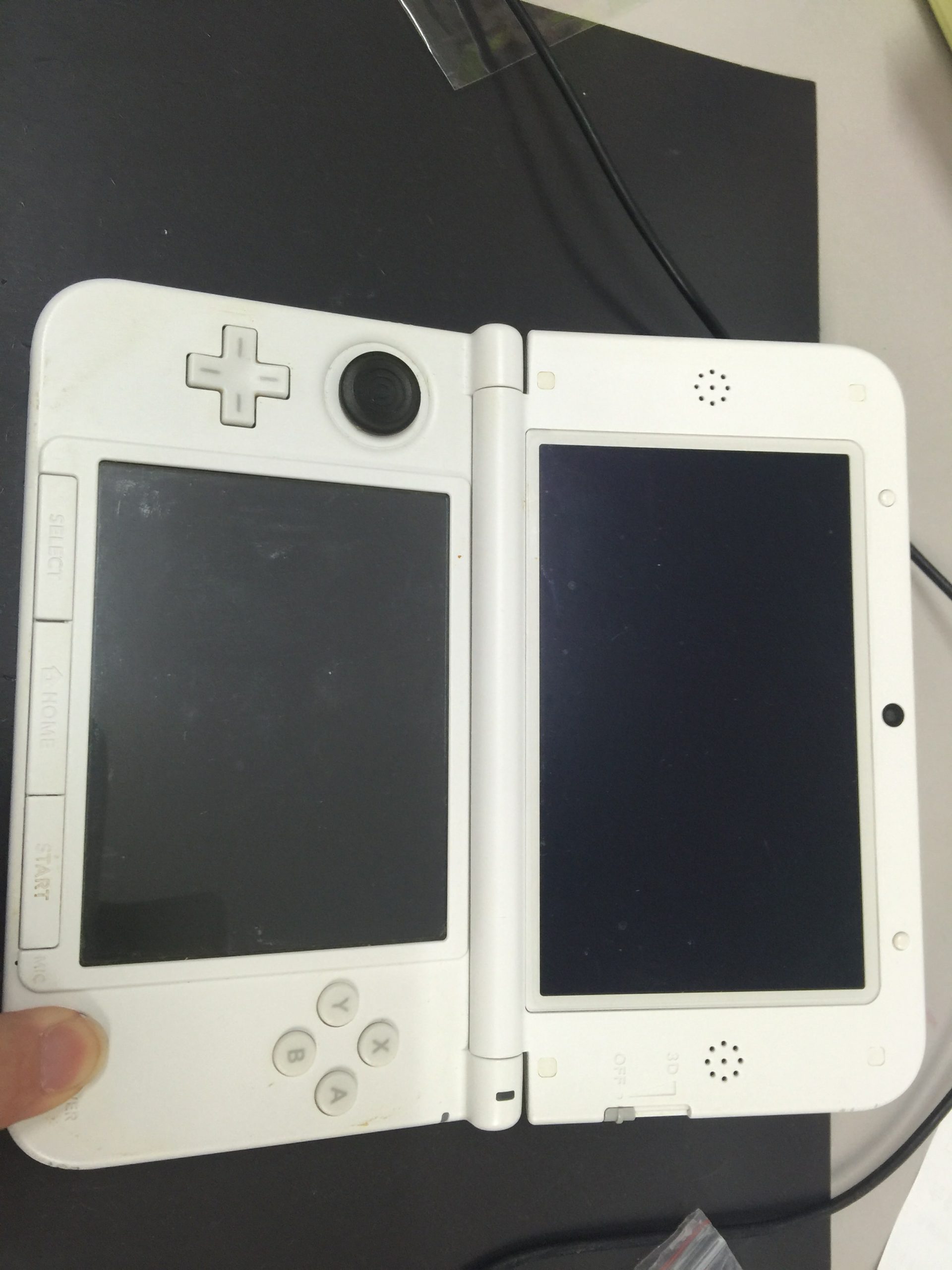 残量があるのに電源が切れてしまうNEW 3DS LL修理 | スマ