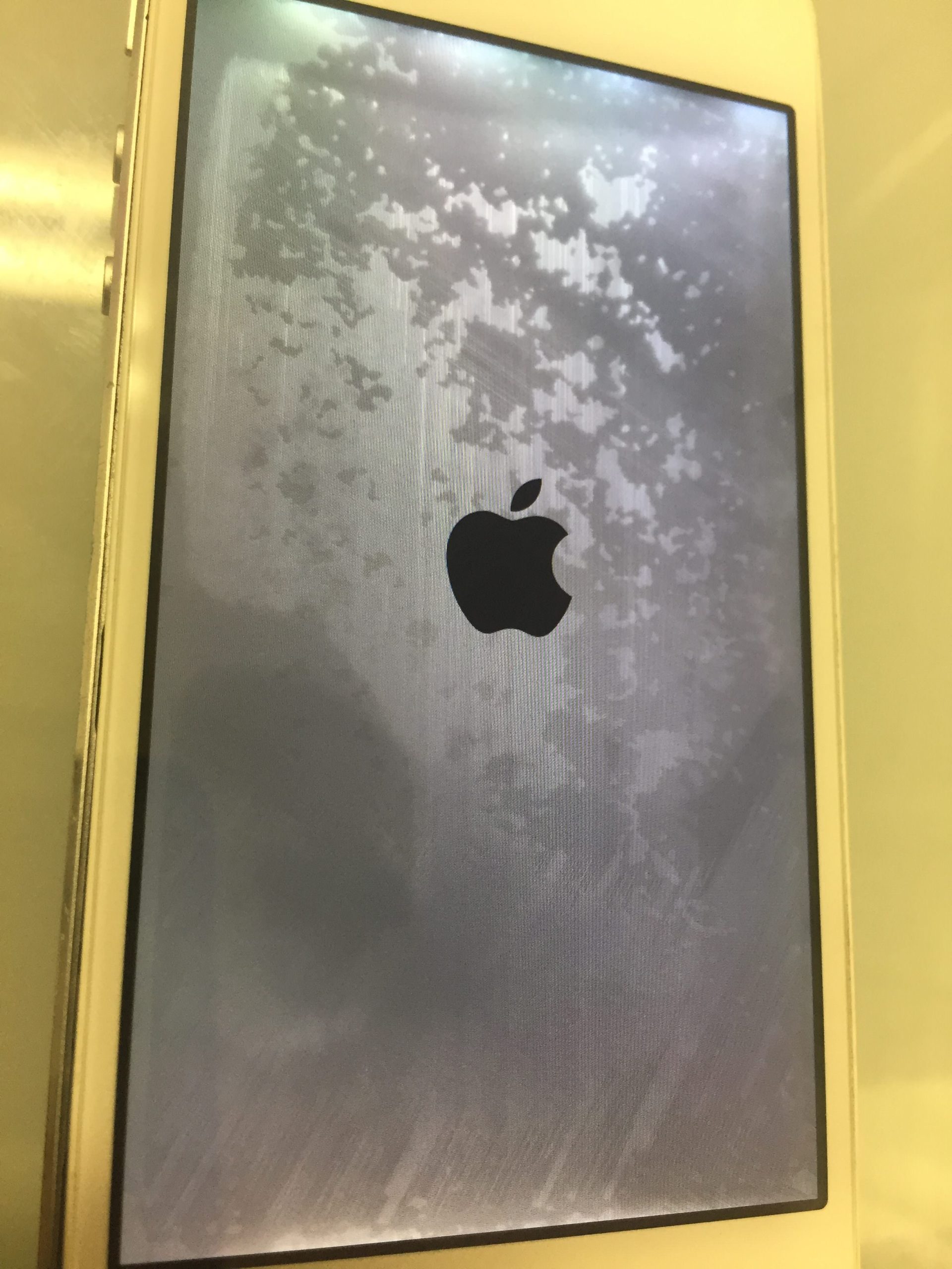 iphoneに白いモヤ・・？ | スマホ・iphone修理のスマホスピタル