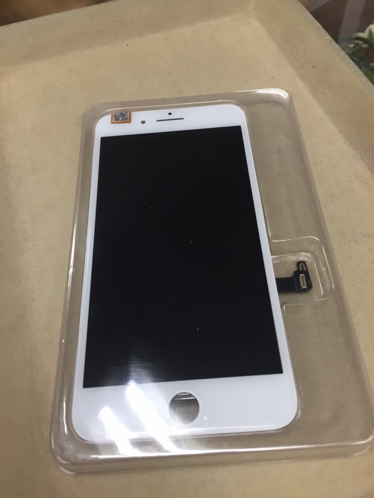 iPhone8(アイフォン)ディスプレイ