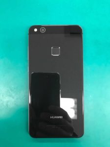 HUAWEI P10 lite 裏