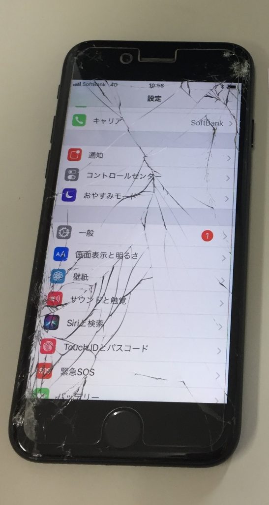 iPhone7 画面交換 スマホスピタル博多駅前店