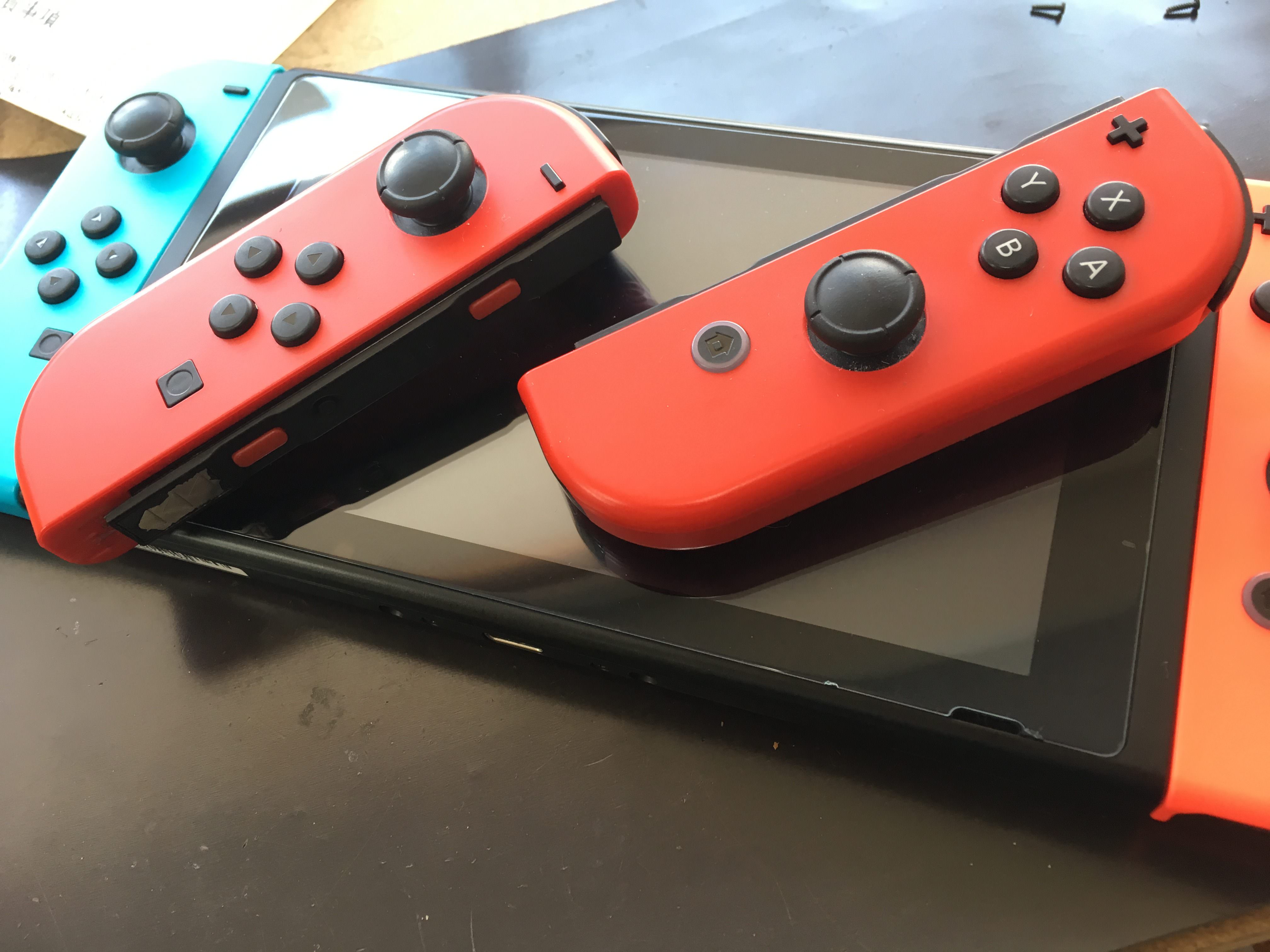 操作していないのに勝手に動く Switchのジョイコン修理 スマホスピタル