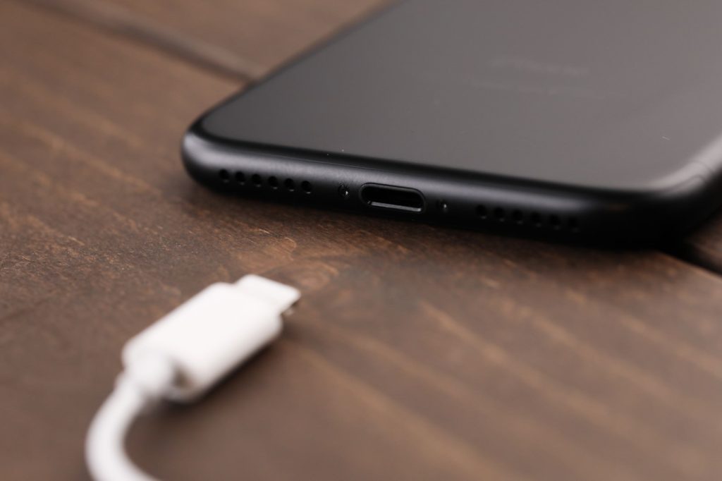 iPhone 充電 できない
