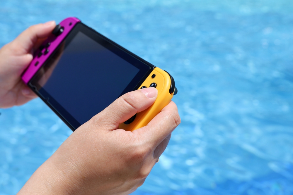 スイッチって濡れても大丈夫？Nintendo Switchの水没による故障リスクと対処法 | スマホ・iphone修理のスマホスピタル