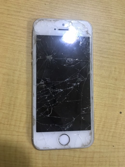 割れたフィルムのまま使用していませんか スマホスピタル