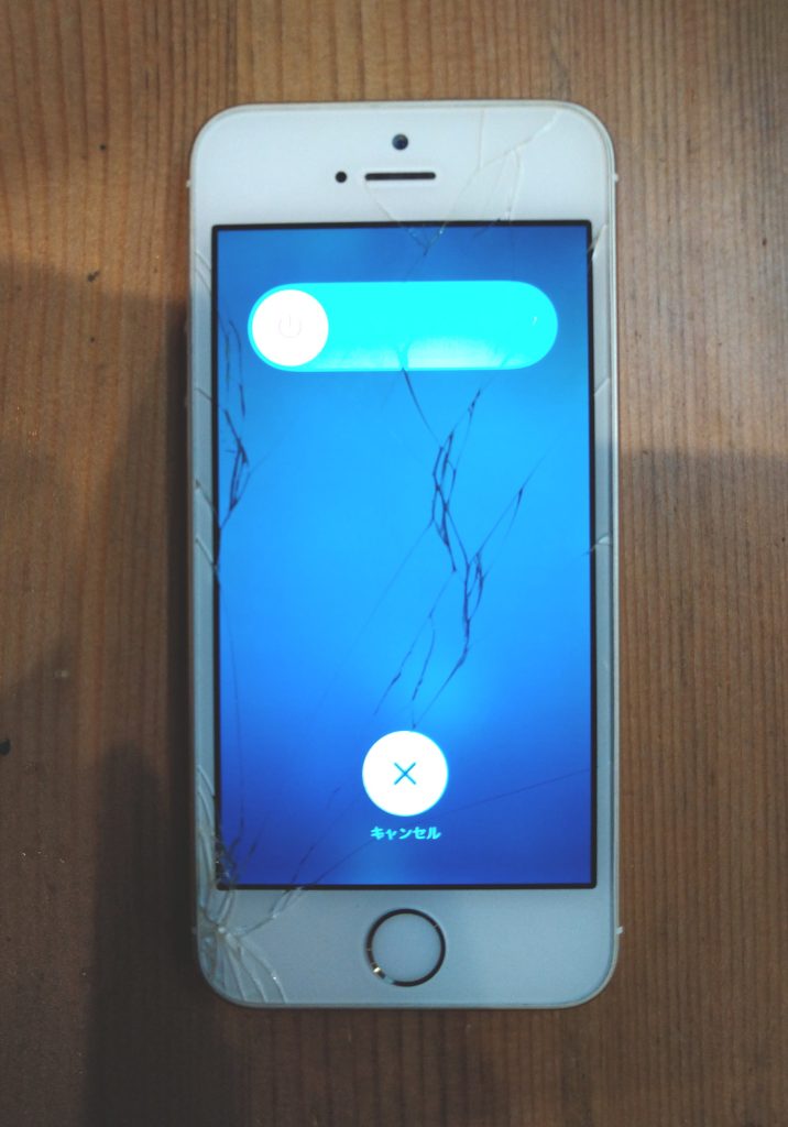 iPhone ガラス割れ　画面交換　画面修理　高槻　茨木