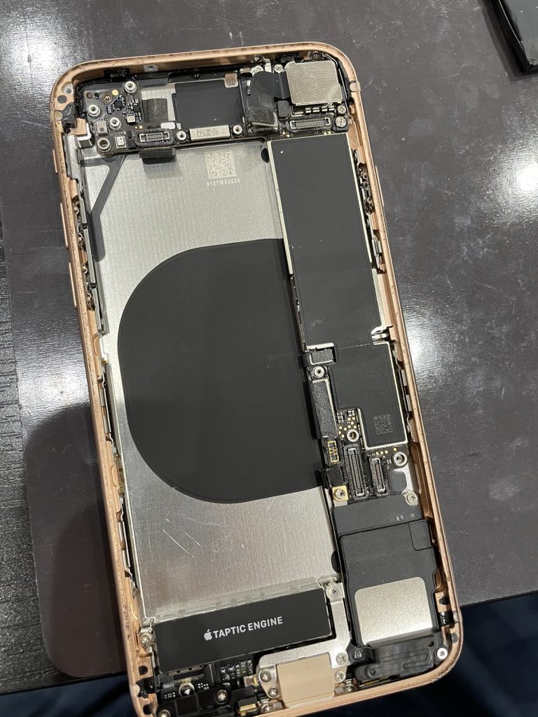 iPhone8 背面 修理