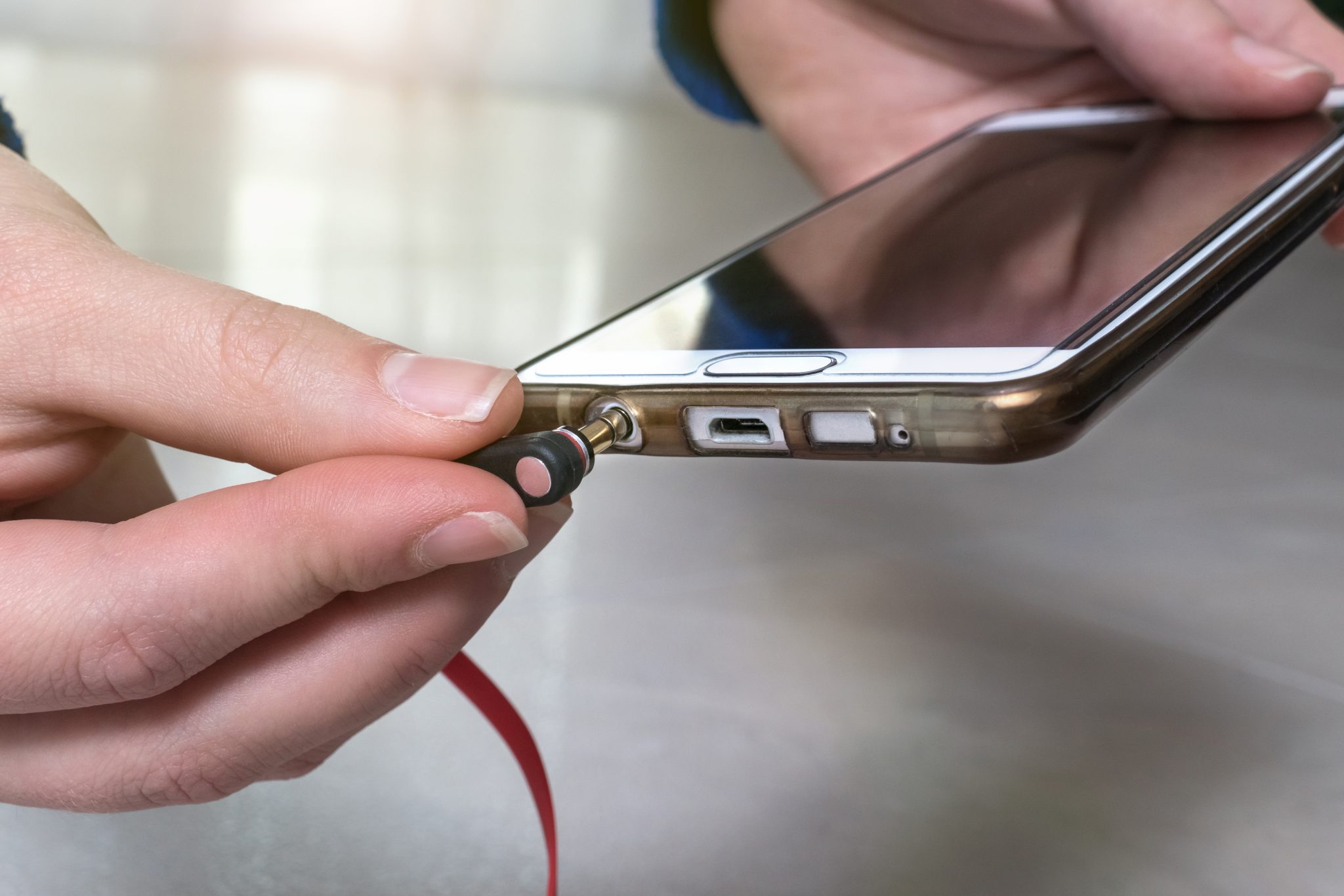 スマホから音が出ない?確認すべきこと7選と修理方法を解説! スマホ・iphone修理のスマホスピタル スマホから音が出ない?確認すべきこと7選と修理方法を解説! スマホ・iphone修理のスマホスピタル