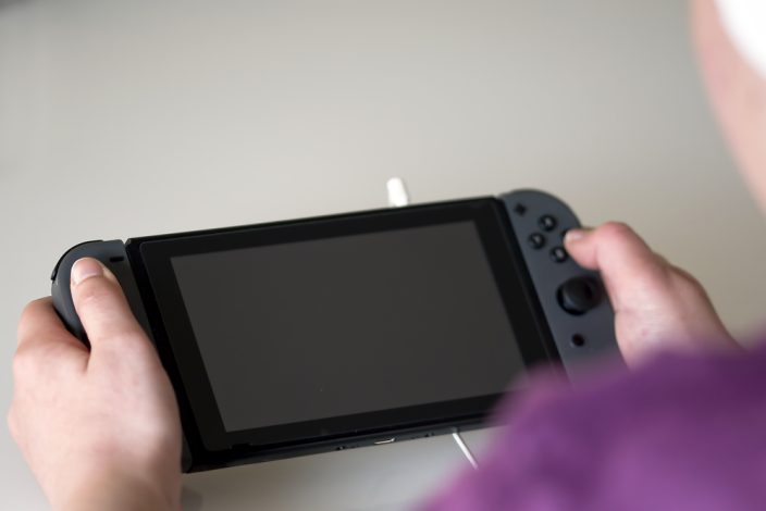 NintendoSwitchが12秒押してもつかない場合の原因と解決方法 