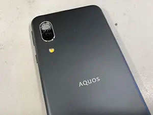 写真を撮ろうとすると白く濁るAQUOS sense3