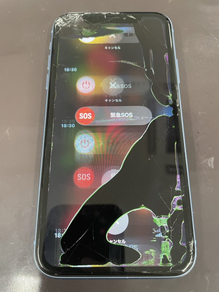 堺東　iPhone11　画面破損　修理前