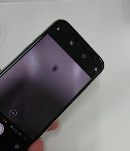 黒い斑点の様なゴミが写ったiPhoneのカメラ