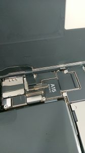 iPhone13pro画面交換修理