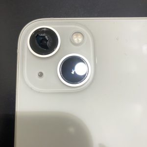 iPhone13カメラレンズ割れ