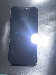 iPhone12画面交換前