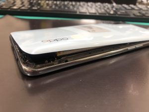 OPPO Reno5Aバッテリー膨張修理前1