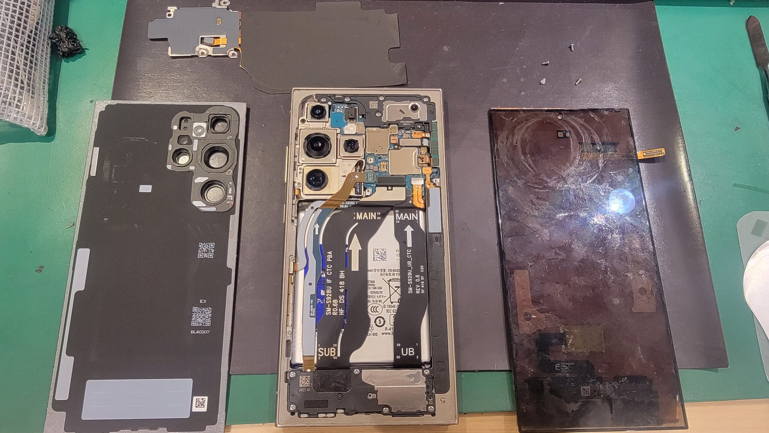 GALAXY】 S24 Ultra 落下して画面が破損して使えなくなった大阪駅前