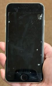 iPhone SE3 バックカメラ交換