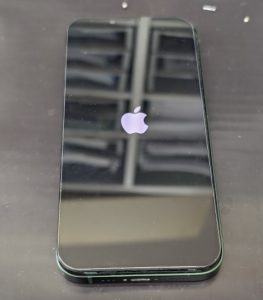 iPhone13ロゴループ