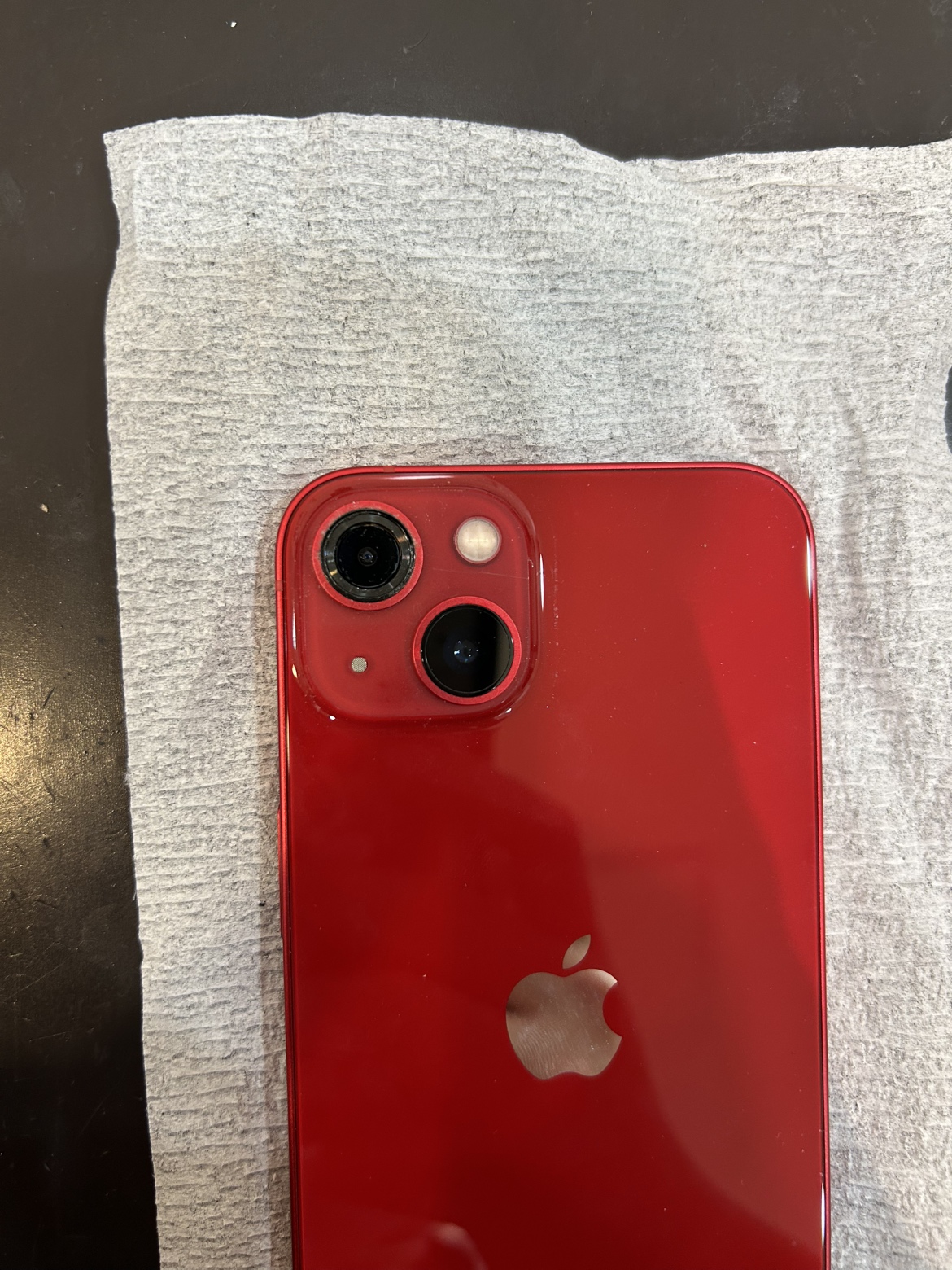 カメラレンズ割れてしまい綺麗に撮影できない…iPhone13miniの