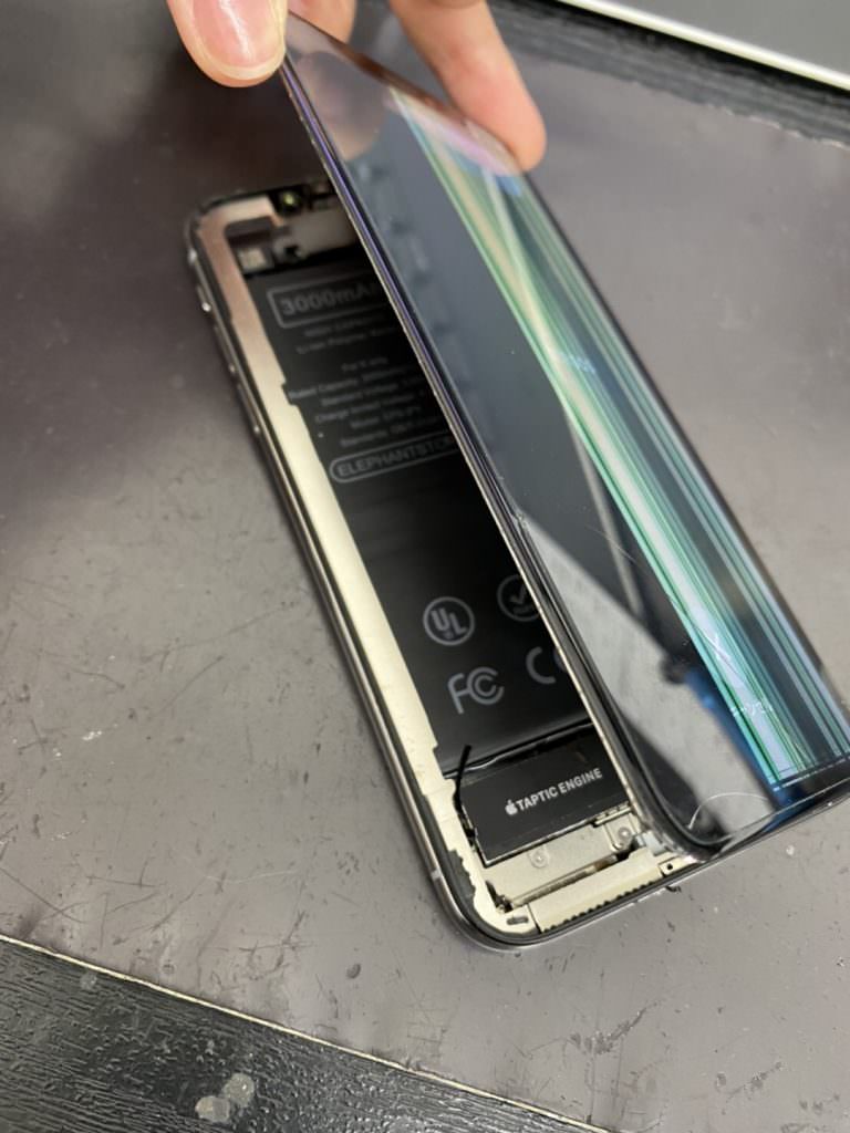 iphone-x%e6%b6%b2%e6%99%b6%e5%a3%8a%e3%82%8c