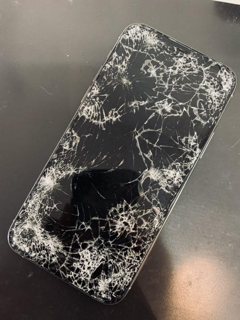 iphone11pro%e3%80%80%e7%94%bb%e9%9d%a2%e4%ba%a4%e6%8f%9b%e3%80%80%e4%bf%ae%e7%90%86%e5%89%8d