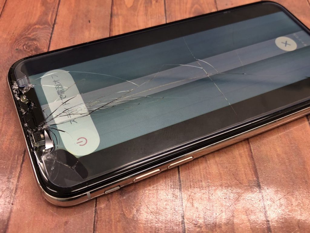 iPhone X screen crack replace