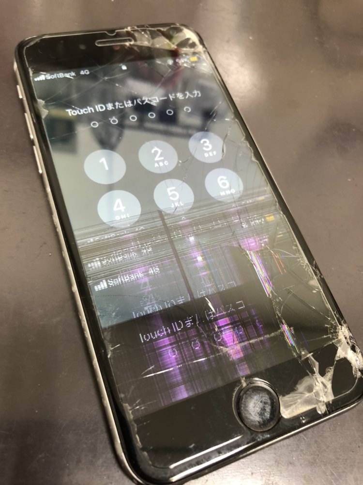 iPhone8 画面割れ
