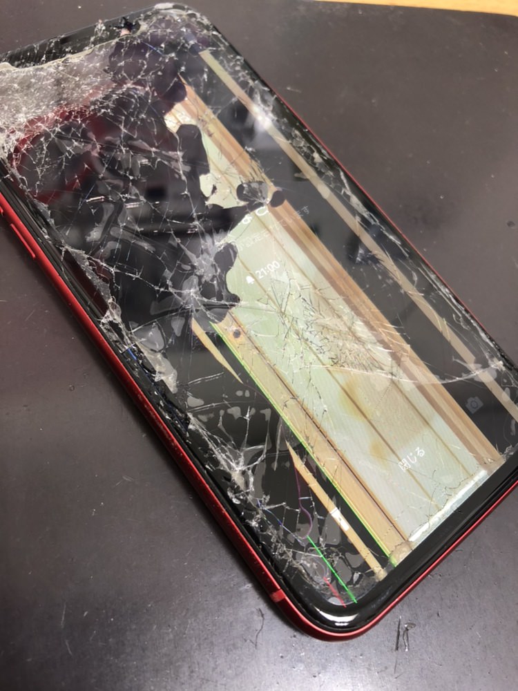 iPhone11 バキバキ データ 画面修理 3.12 修速