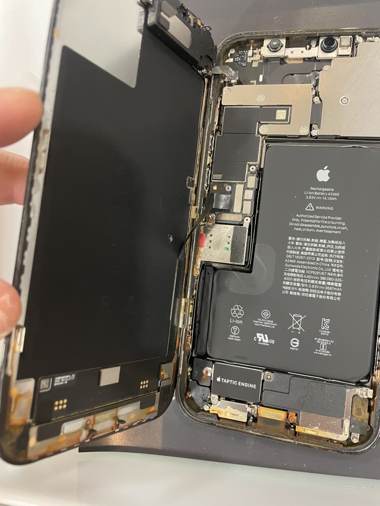 iphone 12水没している状態