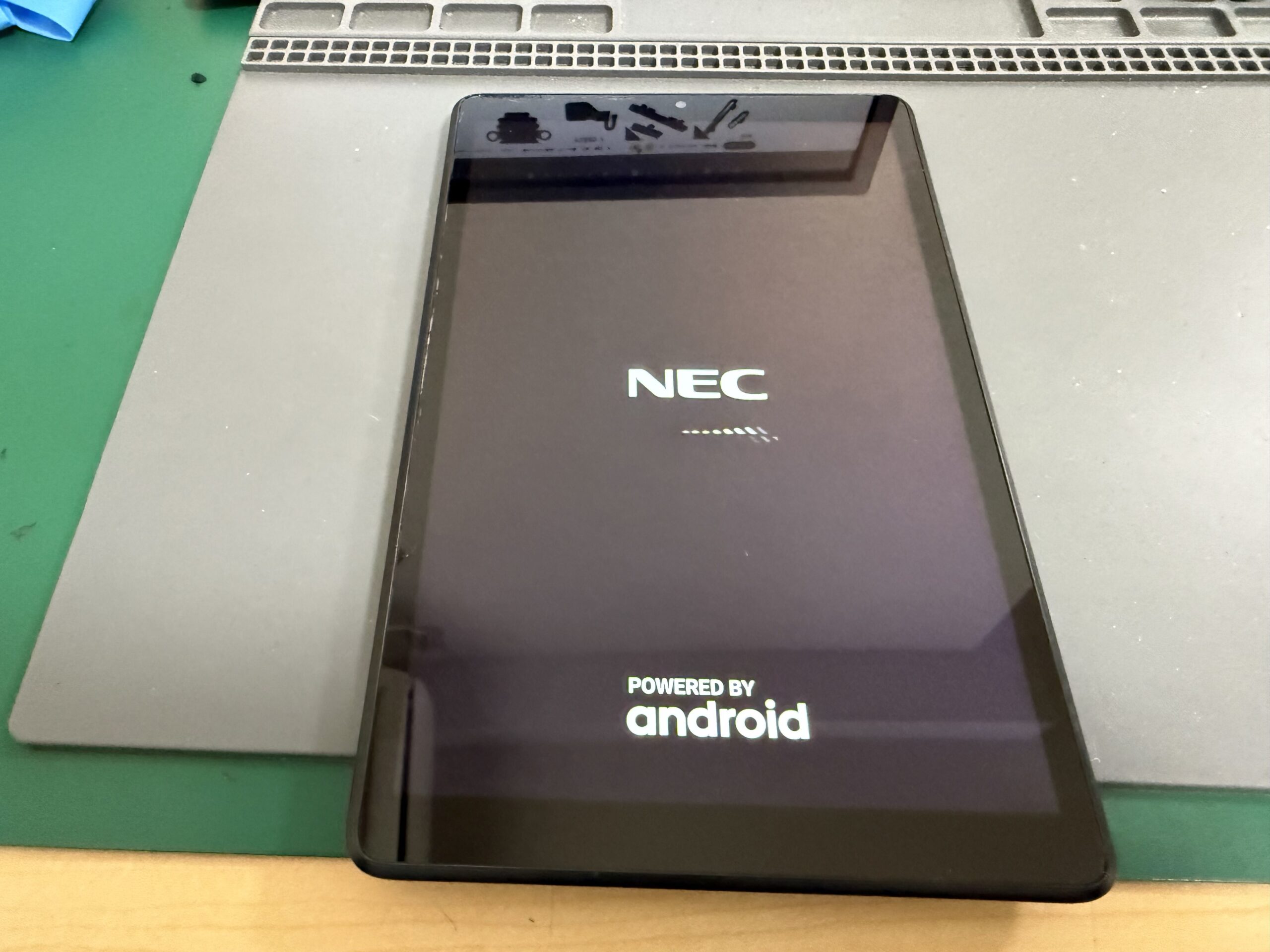 画面が突然ブラックアウトしてしまったNEC LAVIEの画面移植修理 | スマ