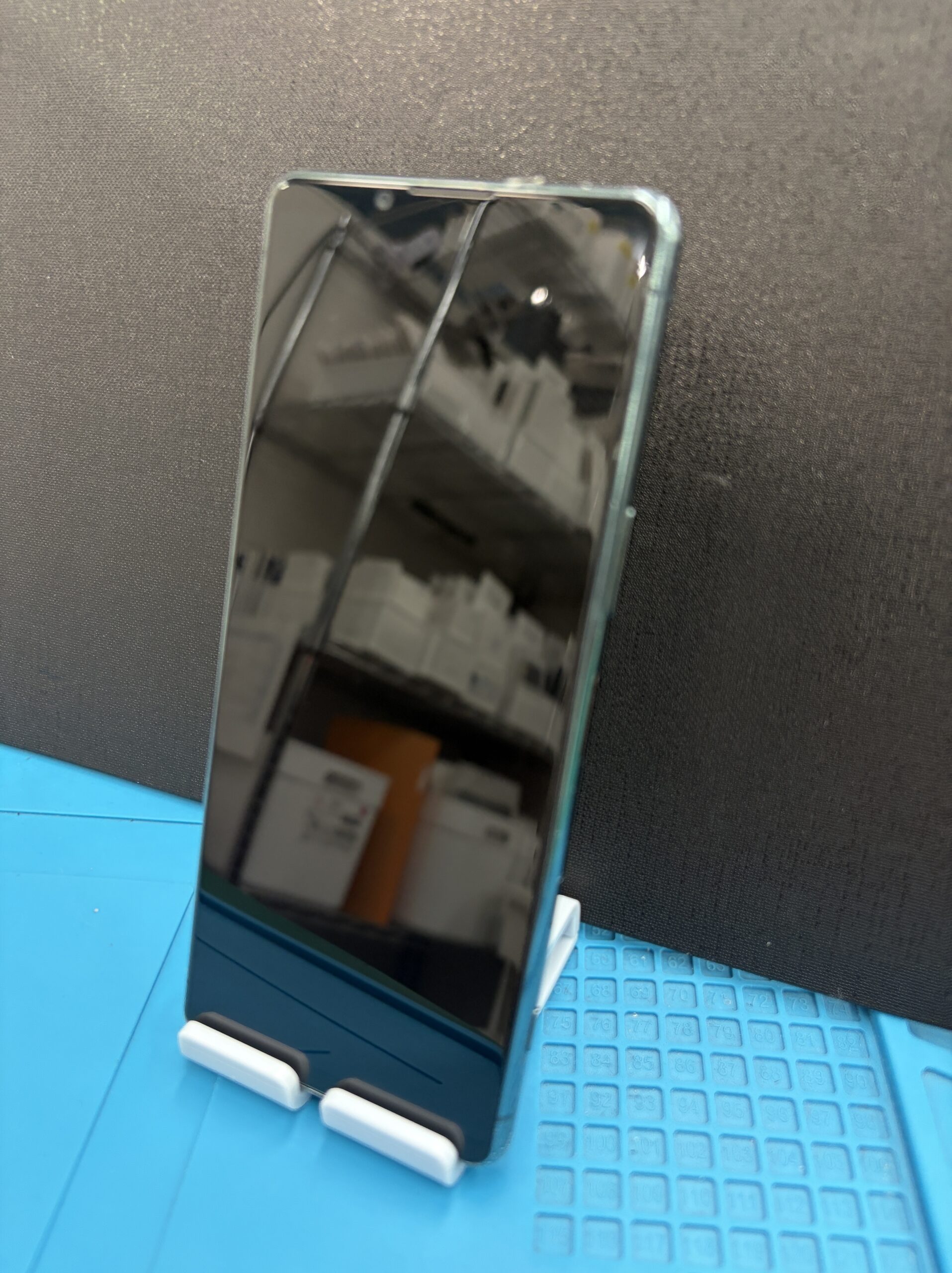 浜松市】Sony Xperia5Ⅲ 画面割れで真っ暗！データそのまま即日修理