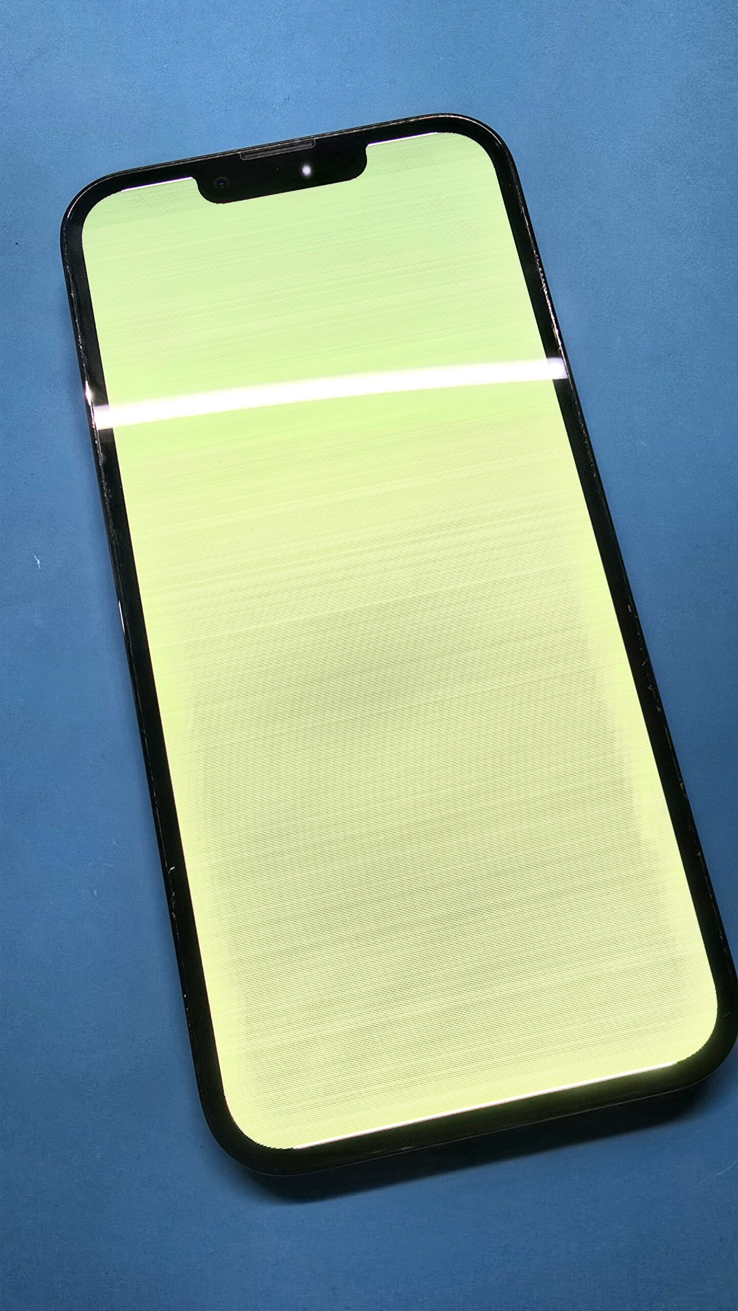 iPhone 13 Pro】画面が緑に…グリーンアウトも即日対応！ | スマ