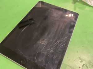 iPad (第9世代) ガラス割れ