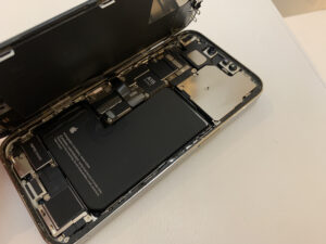 iPhone 13 Pro 分解