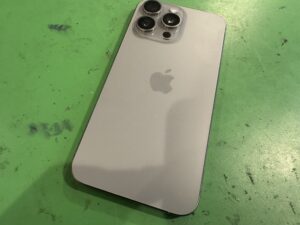 iPhone 15 Pro Max 分解