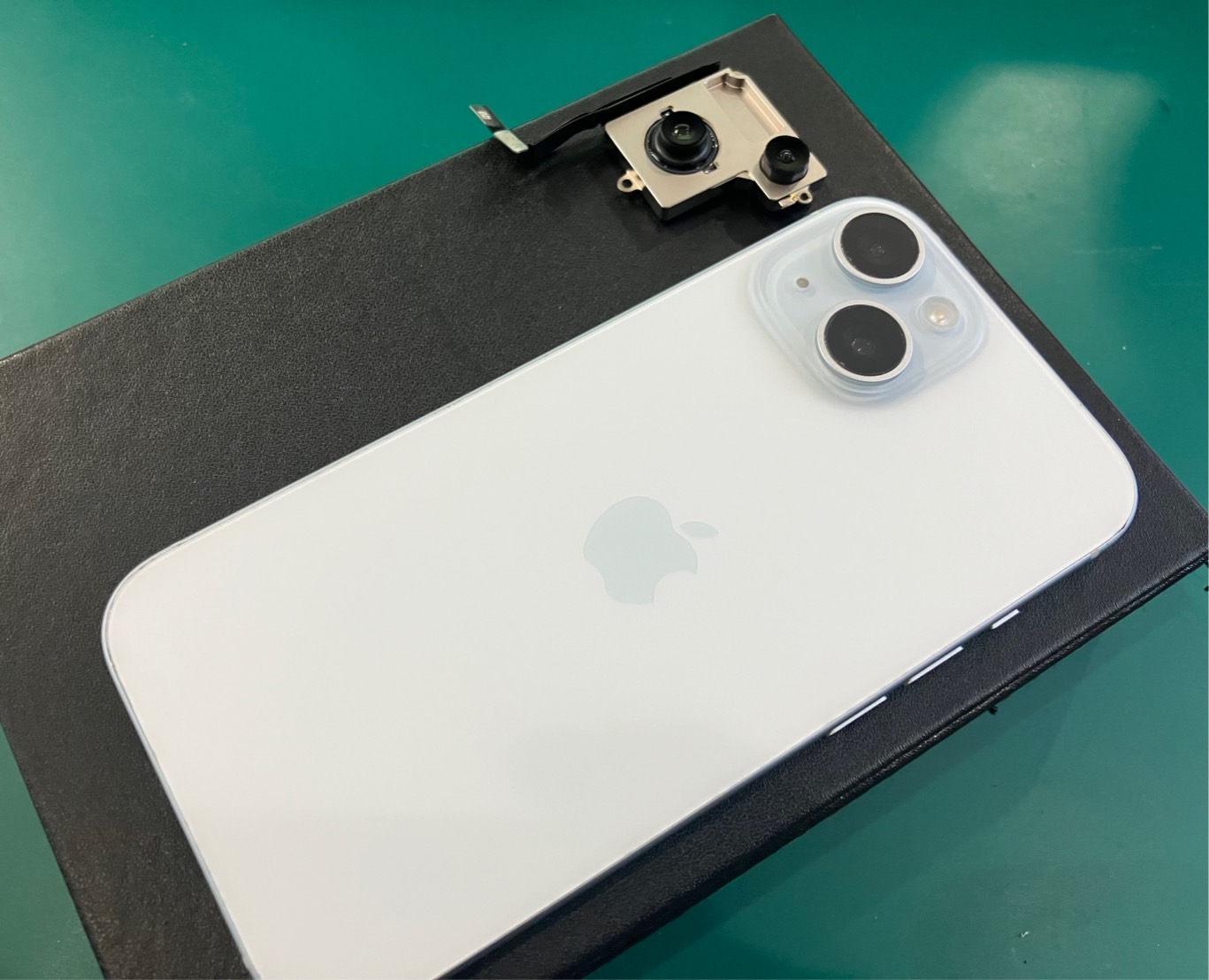 iPhone 15 Proのカメラレンズ割れ修理はスマホ修理王へ：値段や