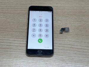 新しいカメラへ交換し画面に被写体がしっかり映り撮影可能になったiPhoneSE3