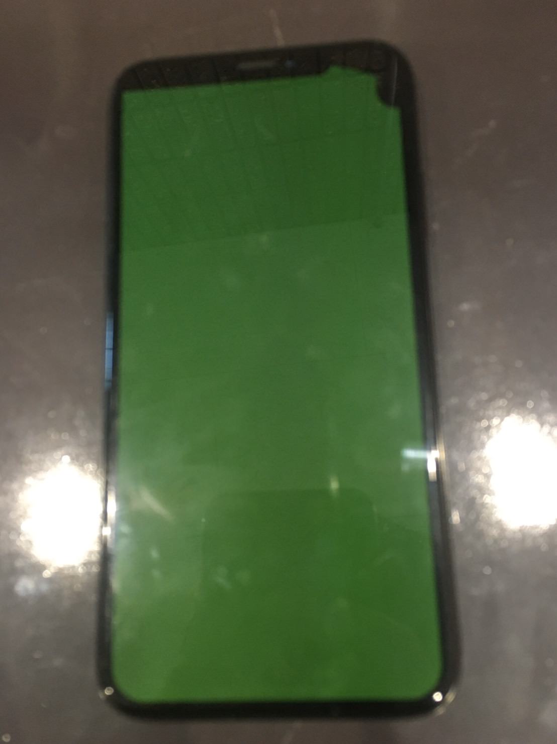iPhone10 ジャクヒン 画面緑です。 - スマートフォン本体