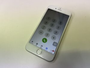iPhone 8　フロントパネル交換　横浜元町中華街
