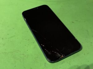 iPhone 12 画面修理 横浜中華街