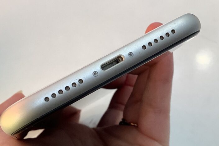 小田原】iPhoneXRの充電口(ドックコネクタ)即日修理！ | スマ