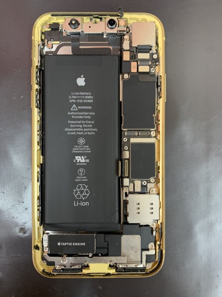 iPhoneXR　ドックコネクター　充電口　交換　分解工程