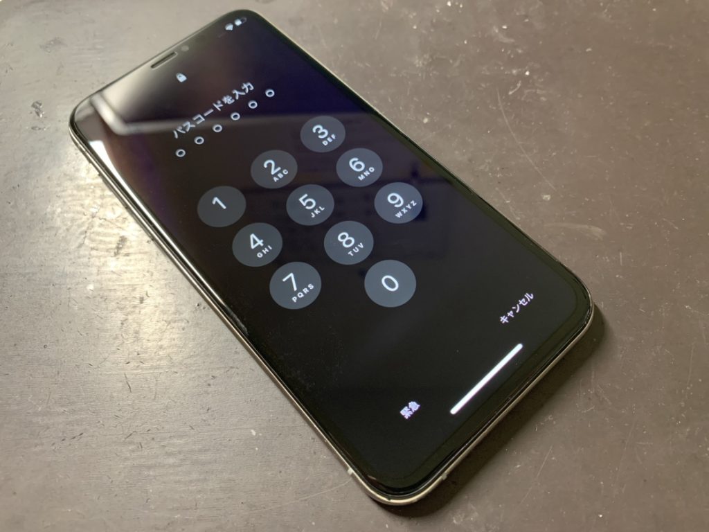 iPhoneXsの画面交換後