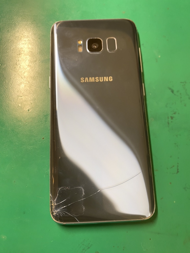 GalaxyS8背面割れ