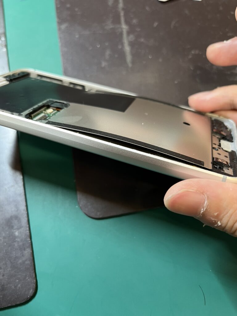 Xperia 5 バッテリー膨張