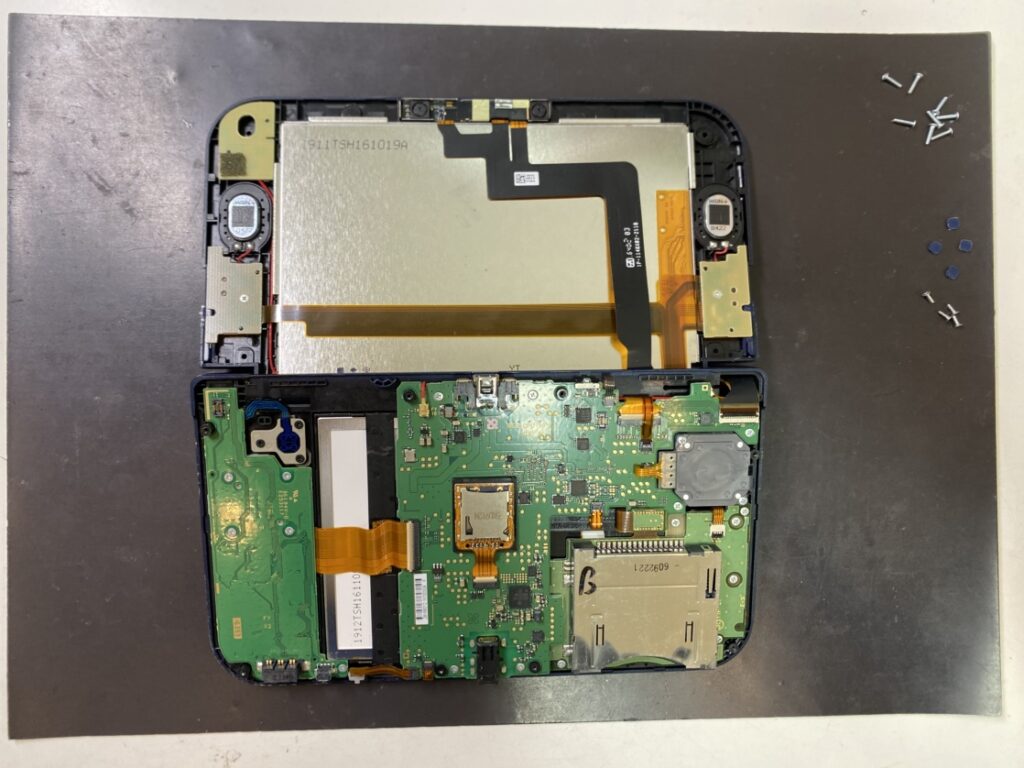 分解中のNEW3DSLL