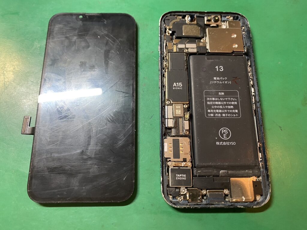 iPhone 13の画面交換をする