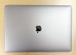MacBook Pro 15インチ（A1990）のバッテリー交換